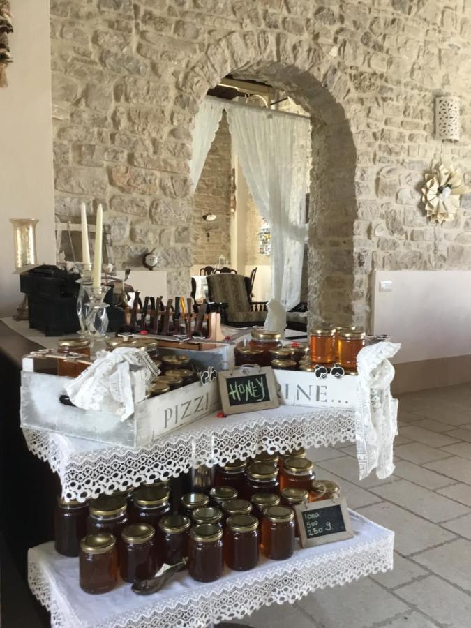 Antica Taverna Del Principe Sepino Bagian luar foto